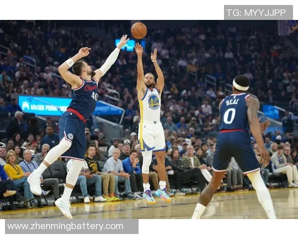 勇士库里狂砍53分力克鹈鹕展现超级巨星风采